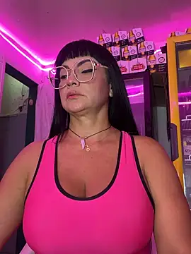 Snapshot of Hot_beauty__ chatting on 02.05.26 Hot beauty online show from 02.05.26