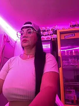 Snapshot of Hot_beauty__ chatting on 02.19.26 Hot beauty online show from 02.19.26