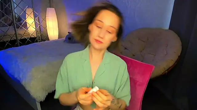 Snapshot of MelodyOfLovee chatting on 03.05.25 MelodyOfLovee online show from 03.05.25