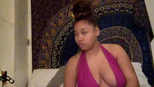 Snapshot of caramelangelxo chatting on 03.16.25 caramelangelxo online show from 03.16.25