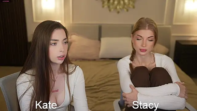 Snapshot of Stacy054 chatting on 10.07.25 Stacy054 online show from 10.07.25