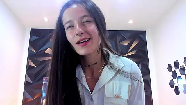 Snapshot of valentinasu1 chatting on 10.09.25 valentinasu1 online show from 10.09.25