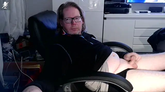 Snapshot of VSteph chatting on 11.12.25 VSteph online show from 11.12.25