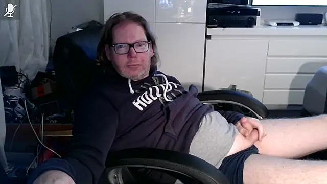 Snapshot of VSteph chatting on 11.21.25 VSteph online show from 11.21.25