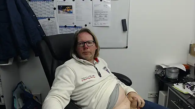 Snapshot of VSteph chatting on 12.15.25 VSteph online show from 12.15.25