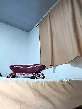 Snapshot of Zombra_42 chatting on 11.18.25 Zombra 42 online show from 11.18.25