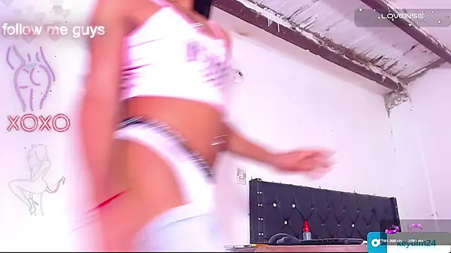 Snapshot of andreaxdol chatting on 02.06.26 andreaxdol online show from 02.06.26