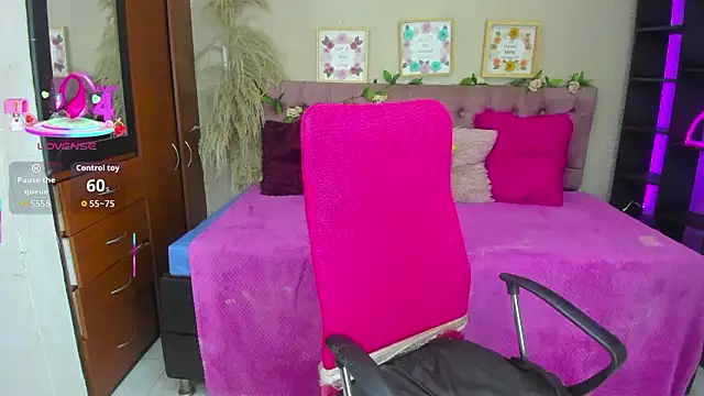 Lia Keen online show from 11.05.25