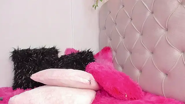 Snapshot of lilibluex chatting on 03.14.25 lilibluex online show from 03.14.25