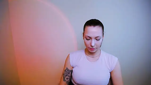 VanessaMay  online show from 01.07.25