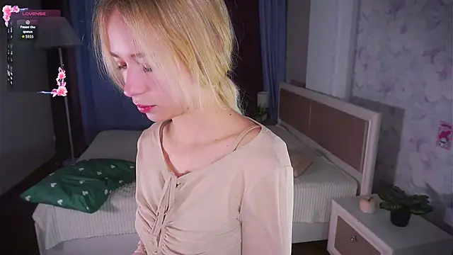 LynetBurby online show from 12.01.25