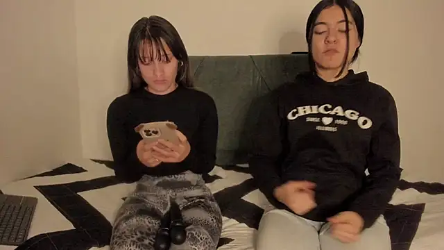 Gabby and Alice online show from 11.06.25