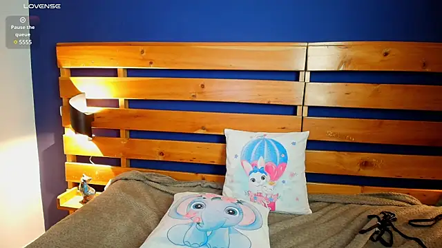 Snapshot of stefania_lerner chatting on 12.30.24 stefania lerner online show from 12.30.24