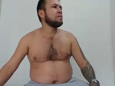 Snapshot of very2_sexy chatting on 02.15.25 very2 sexy online show from 02.15.25