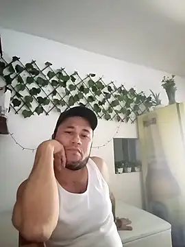 Snapshot of very2_sexy chatting on 09.29.25 very2 sexy online show from 09.29.25