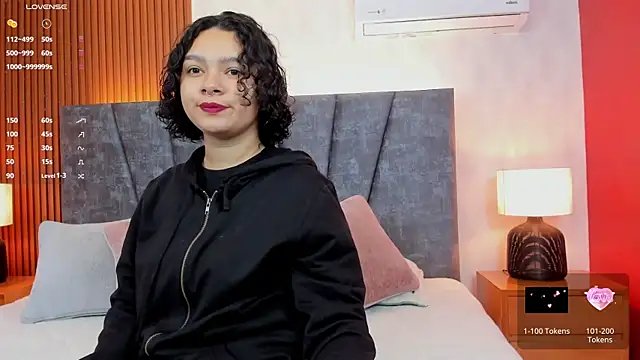 pretty sunlight  online show from 01.15.25