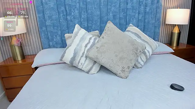 pretty sunlight  online show from 09.11.25