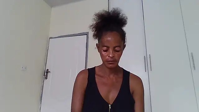 Snapshot of sweets_80 chatting on 11.10.25 sweets 80 online show from 11.10.25