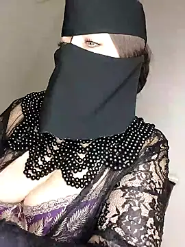 Snapshot of -Arab_milf- chatting on 01.13.25 -Arab milf- online show from 01.13.25