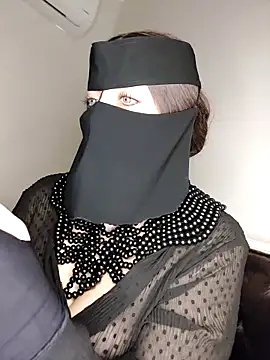 Snapshot of -Arab_milf- chatting on 01.15.25 -Arab milf- online show from 01.15.25