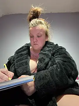 Snapshot of busty-bella1 chatting on 07.26.26 busty-bella1 online show from 07.26.26