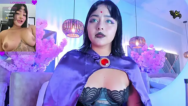 Snapshot of KimVelezz chatting on 11.07.25 KimVelezz online show from 11.07.25