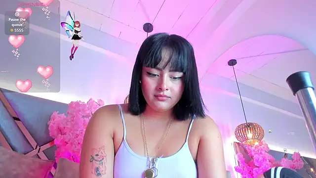 Snapshot of KimVelezz chatting on 12.05.25 KimVelezz online show from 12.05.25