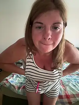 Snapshot of Lombada chatting on 07.15.26 Lombada online show from 07.15.26