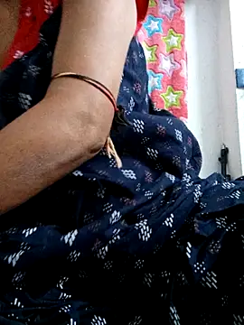 Snapshot of miss-Riy chatting on 09.10.25 miss-Riy online show from 09.10.25