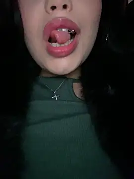 Snapshot of Chloe__Moon chatting on 12.16.24 Chloe Moon online show from 12.16.24