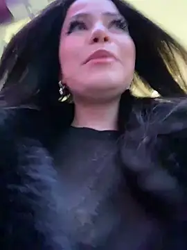 Snapshot of Chloe__Moon chatting on 12.19.24 Chloe Moon online show from 12.19.24