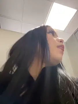 Snapshot of Chloe__Moon chatting on 01.21.25 Chloe Moon online show from 01.21.25