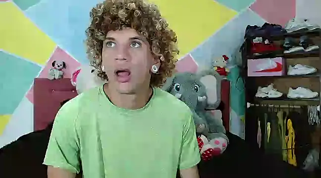 Snapshot of tylor_boy chatting on 01.08.25 tylor boy online show from 01.08.25