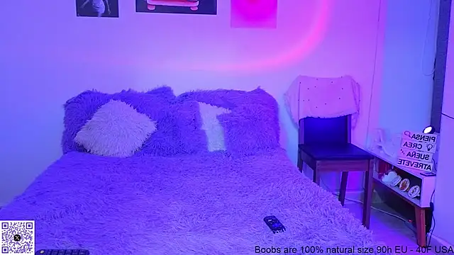 Snapshot of angie_bigboobs_ chatting on 10.22.25 angie bigboobs online show from 10.22.25