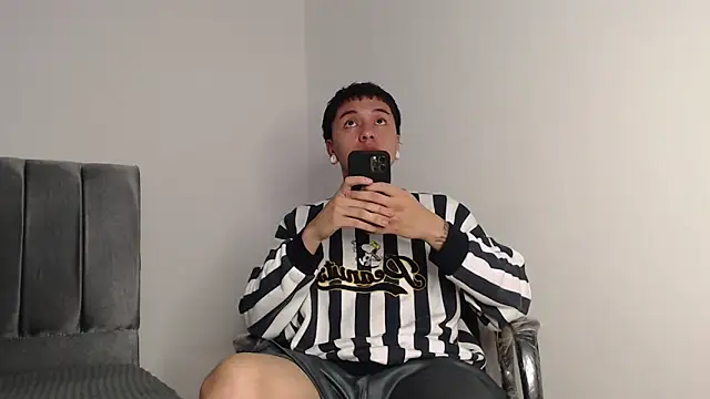 alex-lover online show from 11.11.25