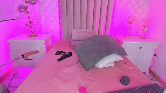 PollyGrey  online show from 02.23.25