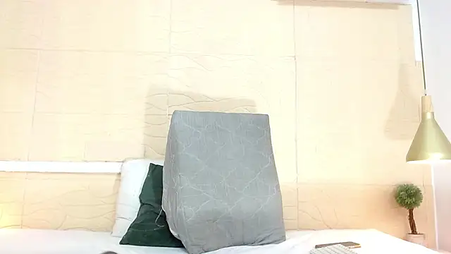 Snapshot of Chocolatte_bar chatting on 01.13.25 Chocolatte bar online show from 01.13.25