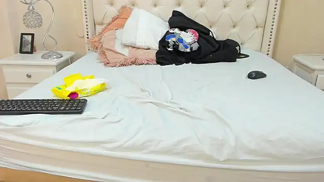 Snapshot of Matthew_Dixonn chatting on 12.08.24 Matthew Dixonn online show from 12.08.24