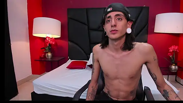 Snapshot of Matthew_Dixonn chatting on 01.10.25 Matthew Dixonn online show from 01.10.25