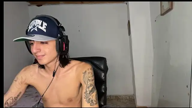 Snapshot of Matthew_Dixonn chatting on 02.11.25 Matthew Dixonn online show from 02.11.25