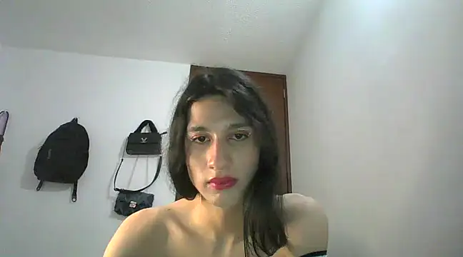 Safiro Queen online show from 12.14.24
