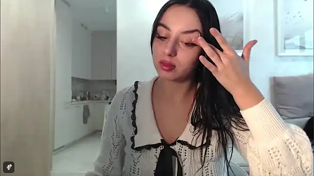 courtneyPerfect online show from 11.24.25