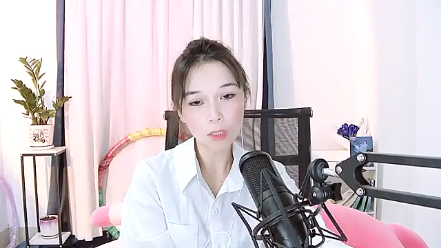 Snapshot of Amity-ox chatting on 01.17.25 Amity-ox online show from 01.17.25