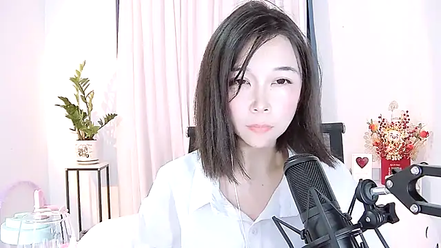 Snapshot of Amity-ox chatting on 02.13.25 Amity-ox online show from 02.13.25