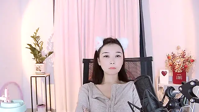 Snapshot of Amity-ox chatting on 02.14.25 Amity-ox online show from 02.14.25