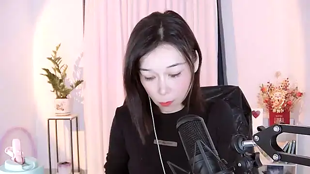 Snapshot of Amity-ox chatting on 02.15.25 Amity-ox online show from 02.15.25