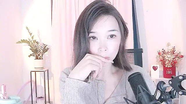Snapshot of Amity-ox chatting on 02.21.25 Amity-ox online show from 02.21.25