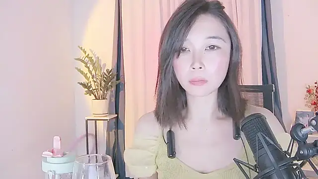 Snapshot of Amity-ox chatting on 03.16.25 Amity-ox online show from 03.16.25