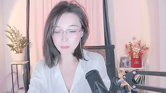 Snapshot of Amity-ox chatting on 03.18.25 Amity-ox online show from 03.18.25