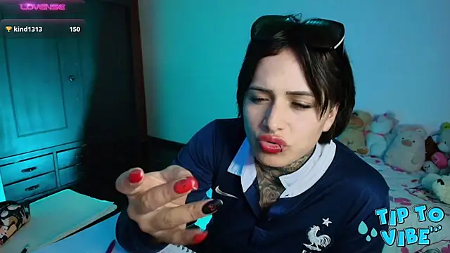 TinnaDawsom online show from 12.10.24